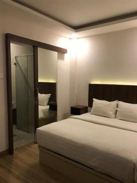 Kawana Hotel Паданг Экстерьер фото