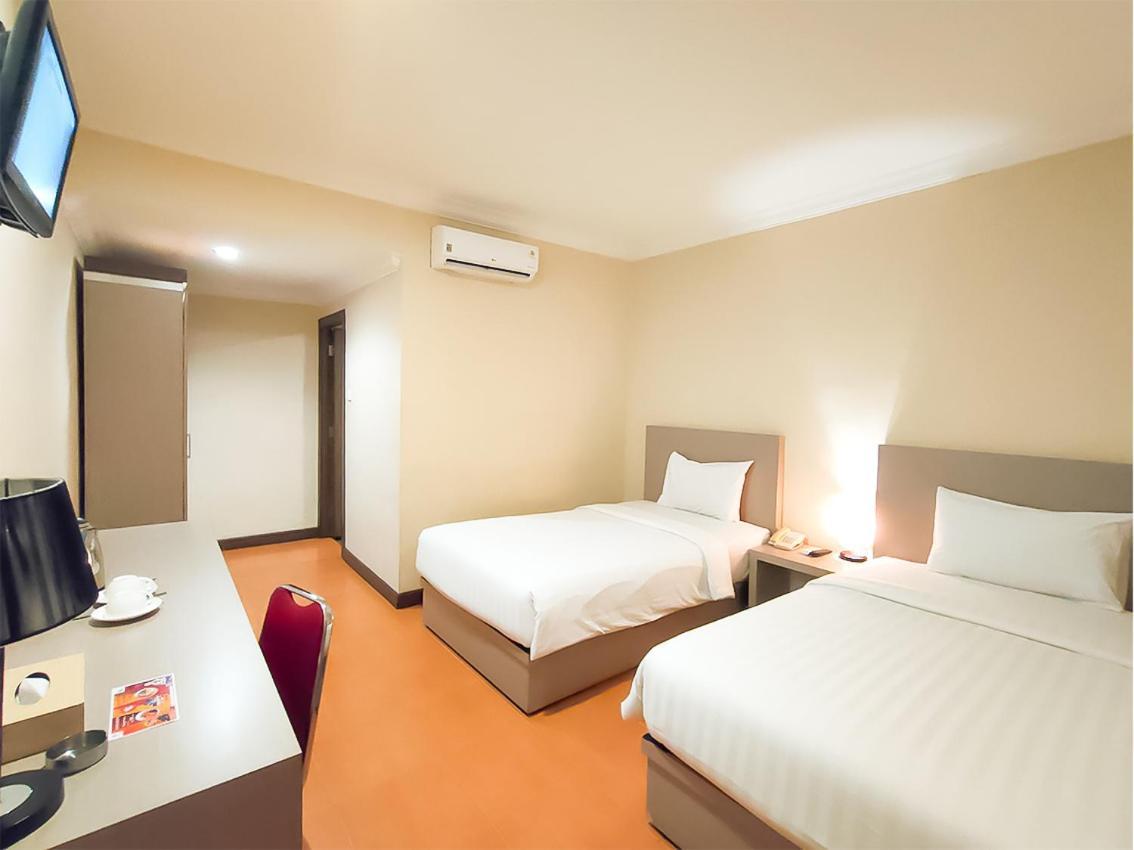 Kawana Hotel Паданг Экстерьер фото